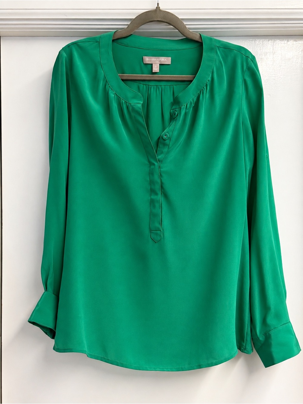Banana Republic Emerald Green Long-Sleeve Silk Blouse